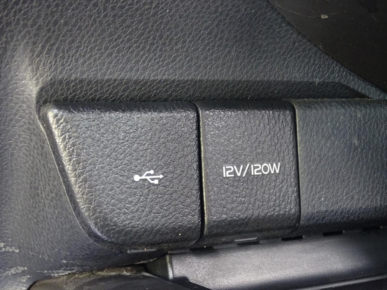 Toyota Camry SE Auto (Natl) 2024