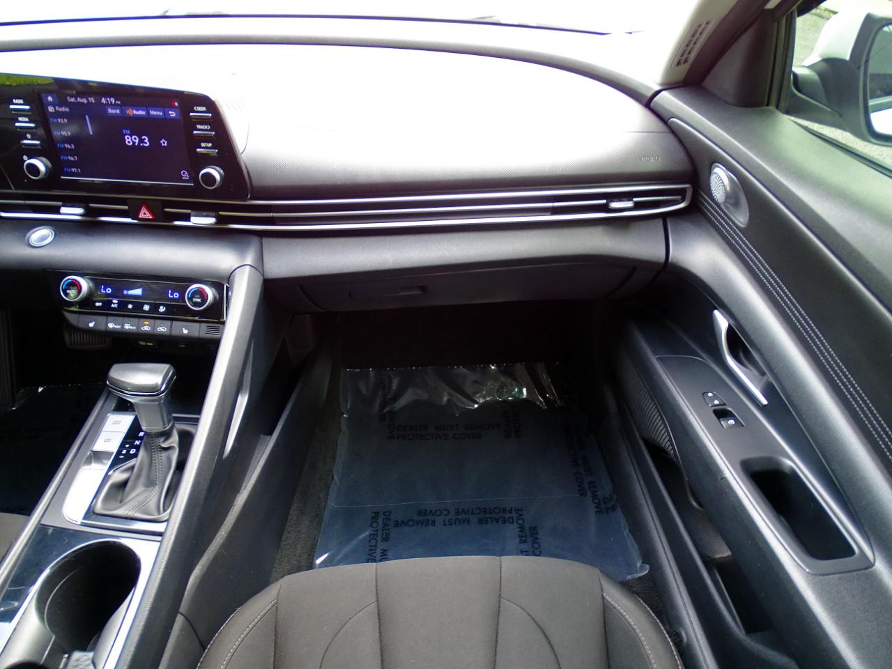 Hyundai Elantra SEL IVT *Ltd Avail* 2021
