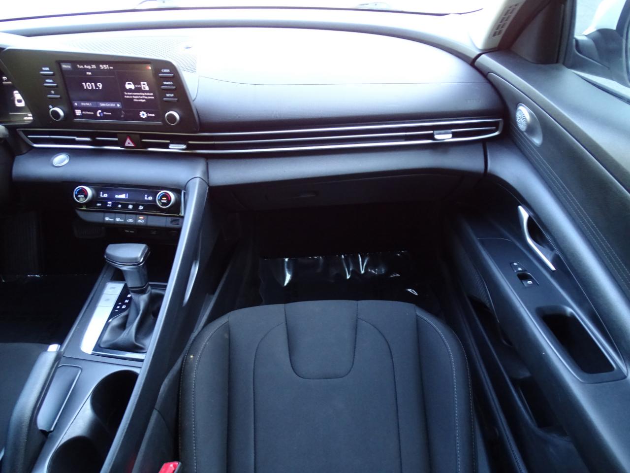 Hyundai Elantra SEL IVT *Ltd Avail* 2021