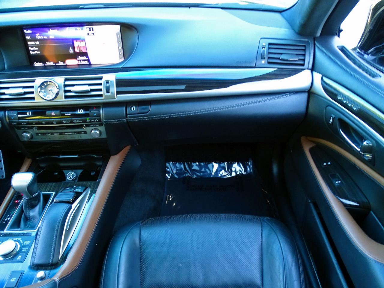 Lexus LS LS 460 F Sport RWD 2017