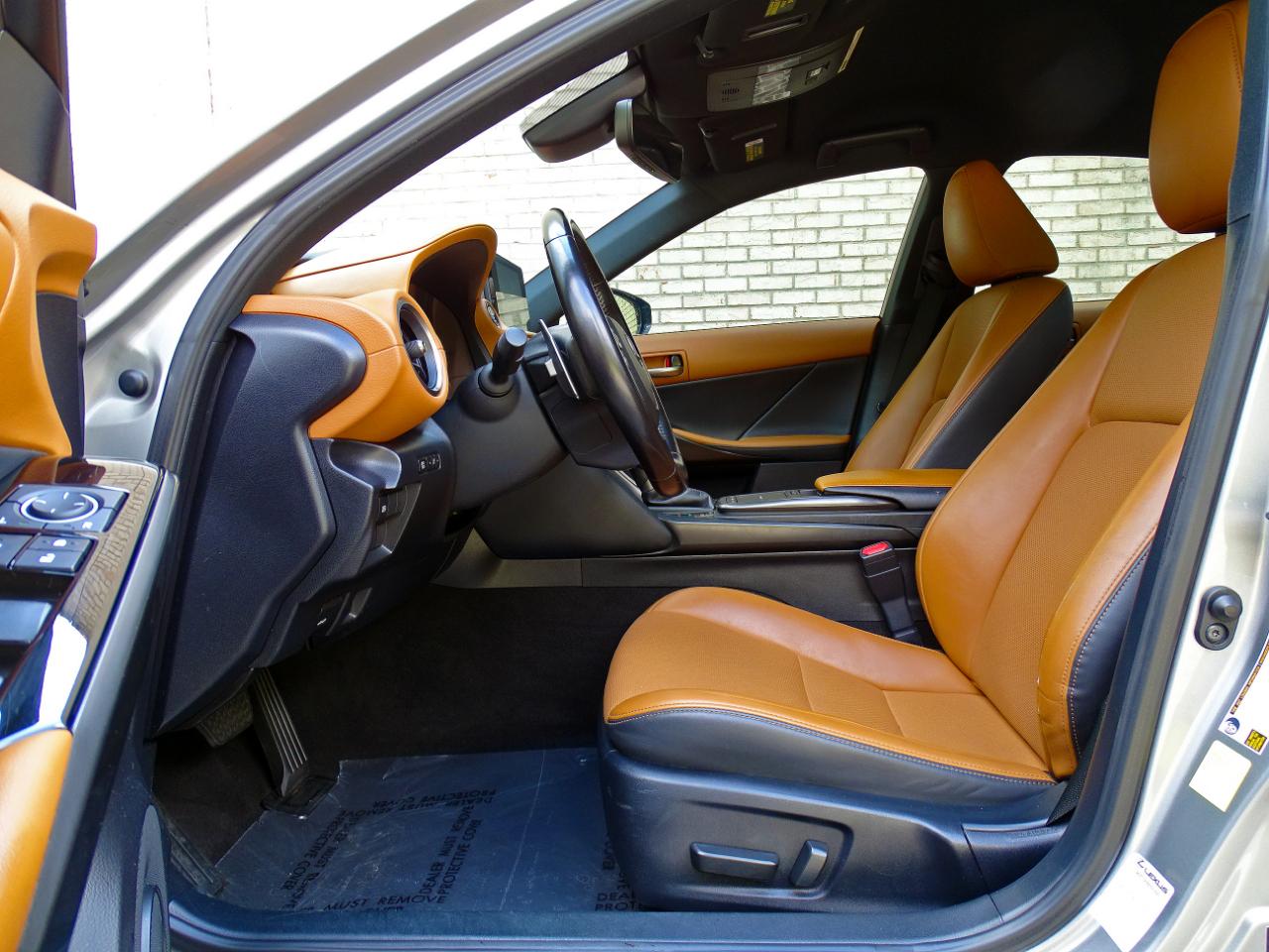Lexus IS IS 300 RWD 2021