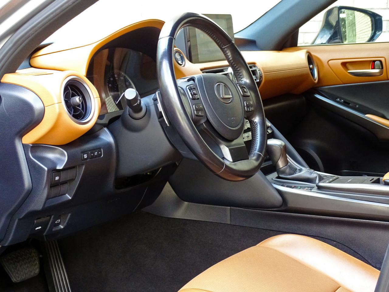 Lexus IS IS 300 RWD 2021