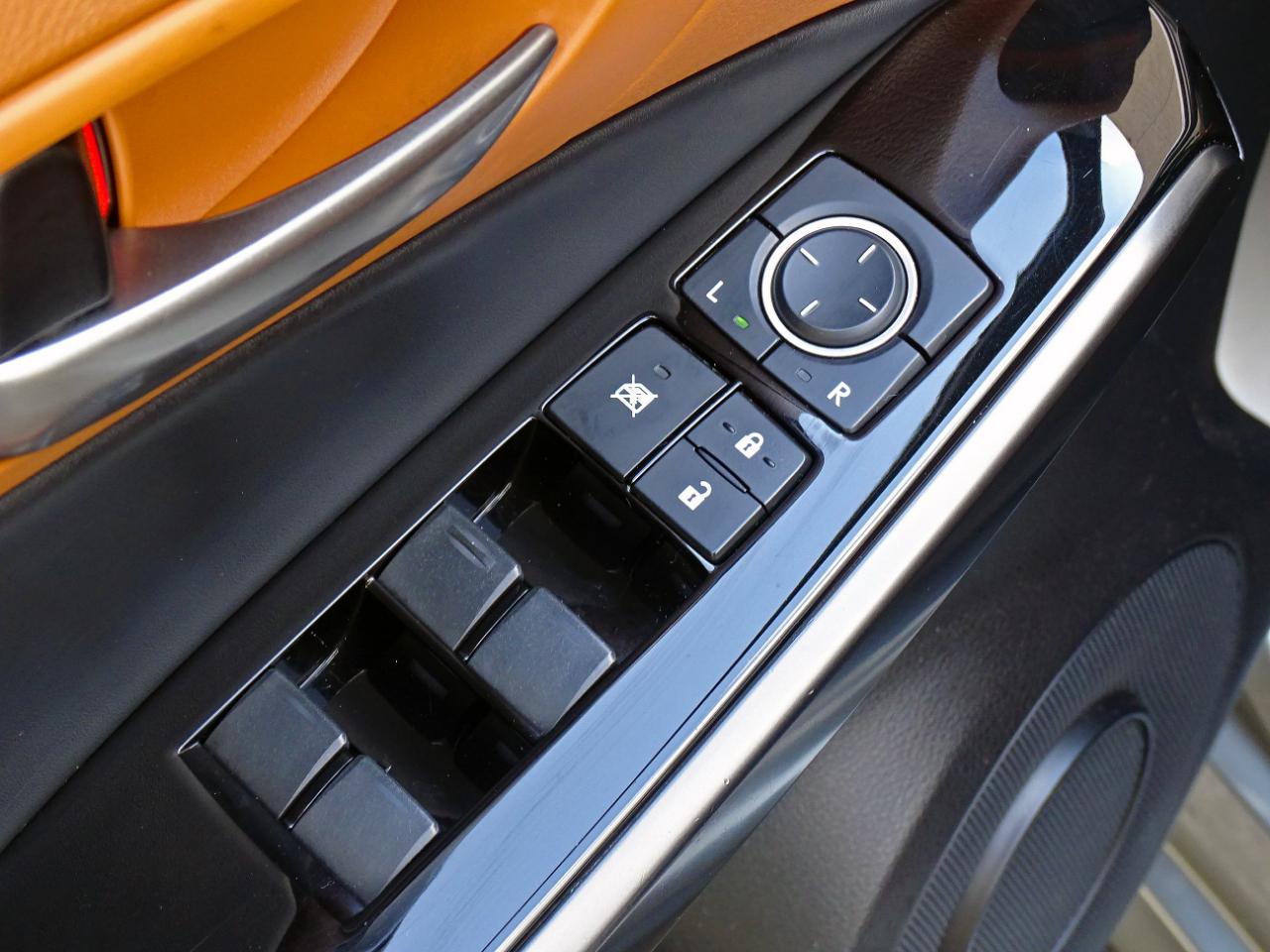 Lexus IS IS 300 RWD 2021