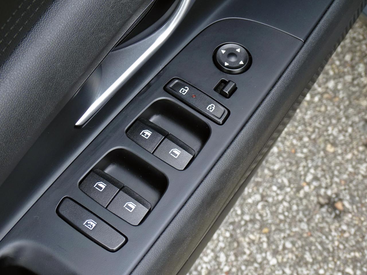 Hyundai Elantra SE Auto 2025