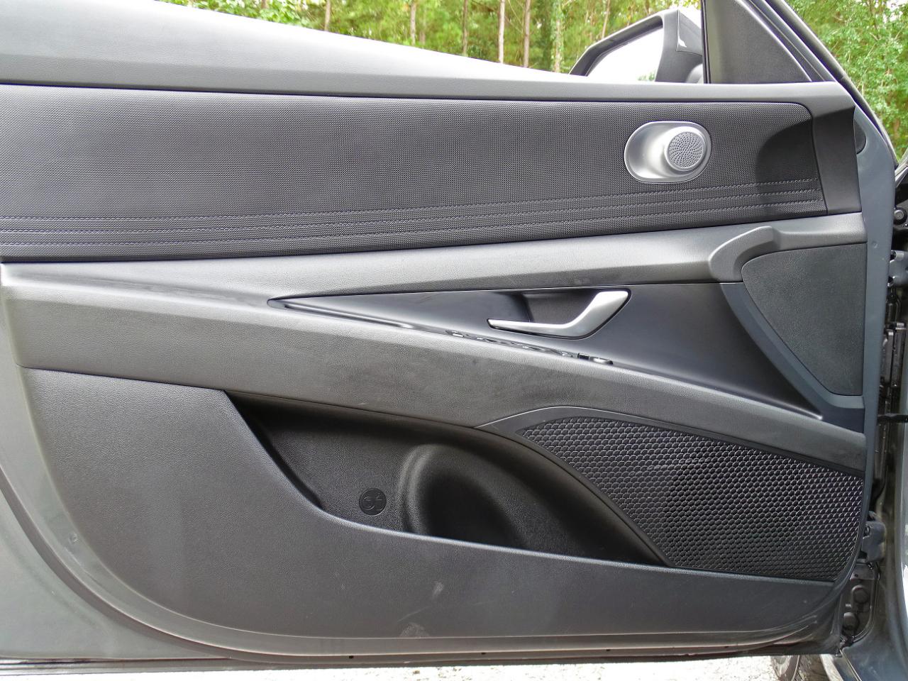 Hyundai Elantra SE Auto 2025
