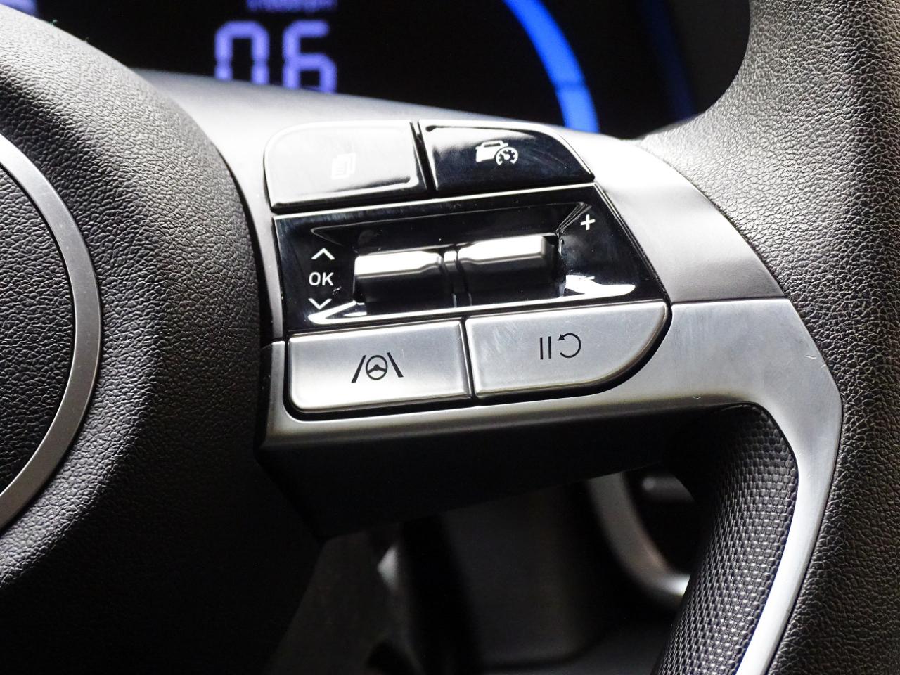 Hyundai Elantra SE Auto 2025