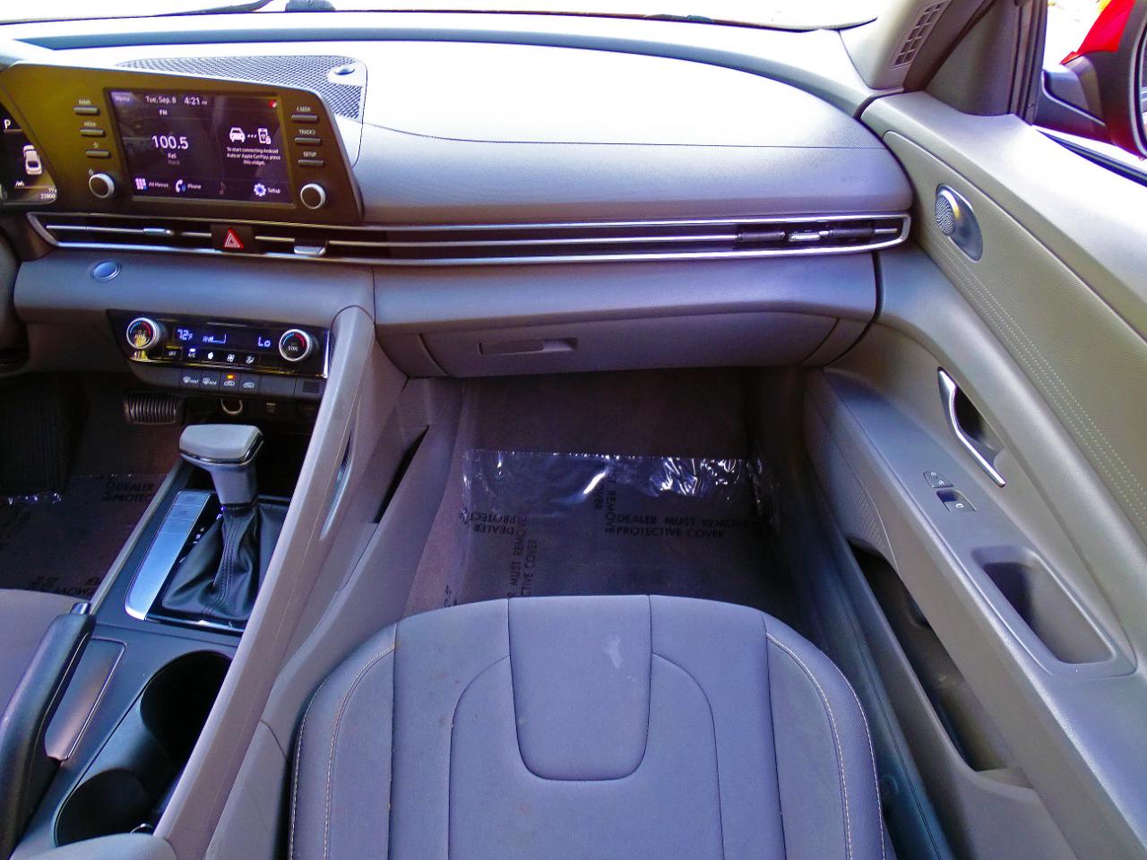 Hyundai Elantra SEL Auto 2023