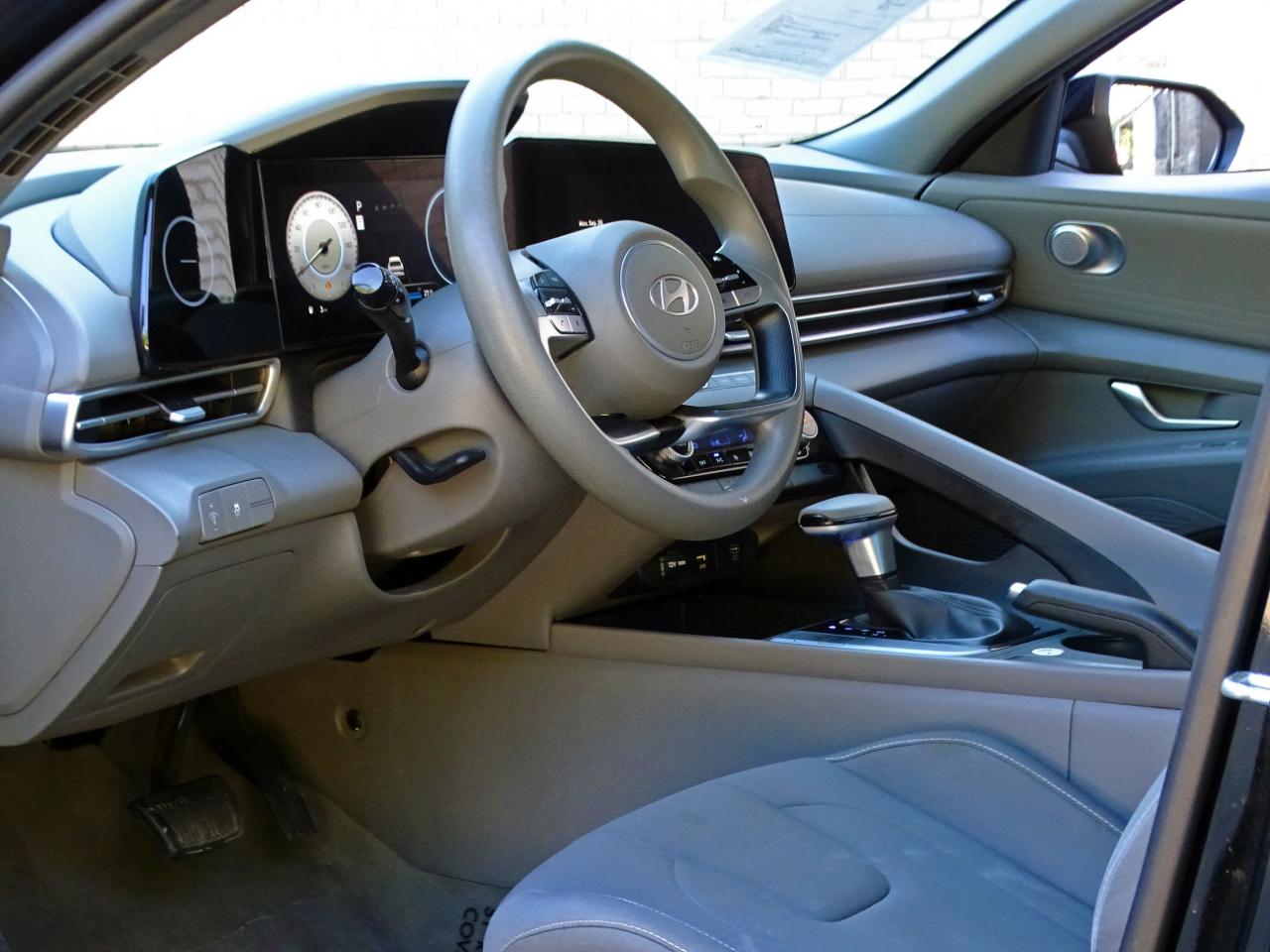 Hyundai Elantra SEL IVT 2024
