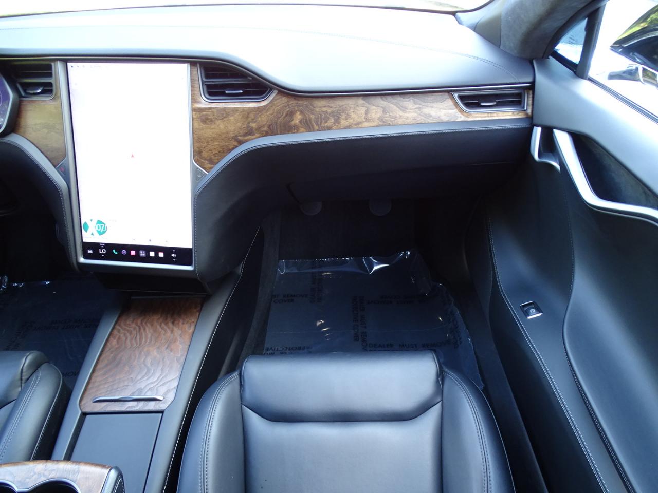 Tesla Model S photo 20