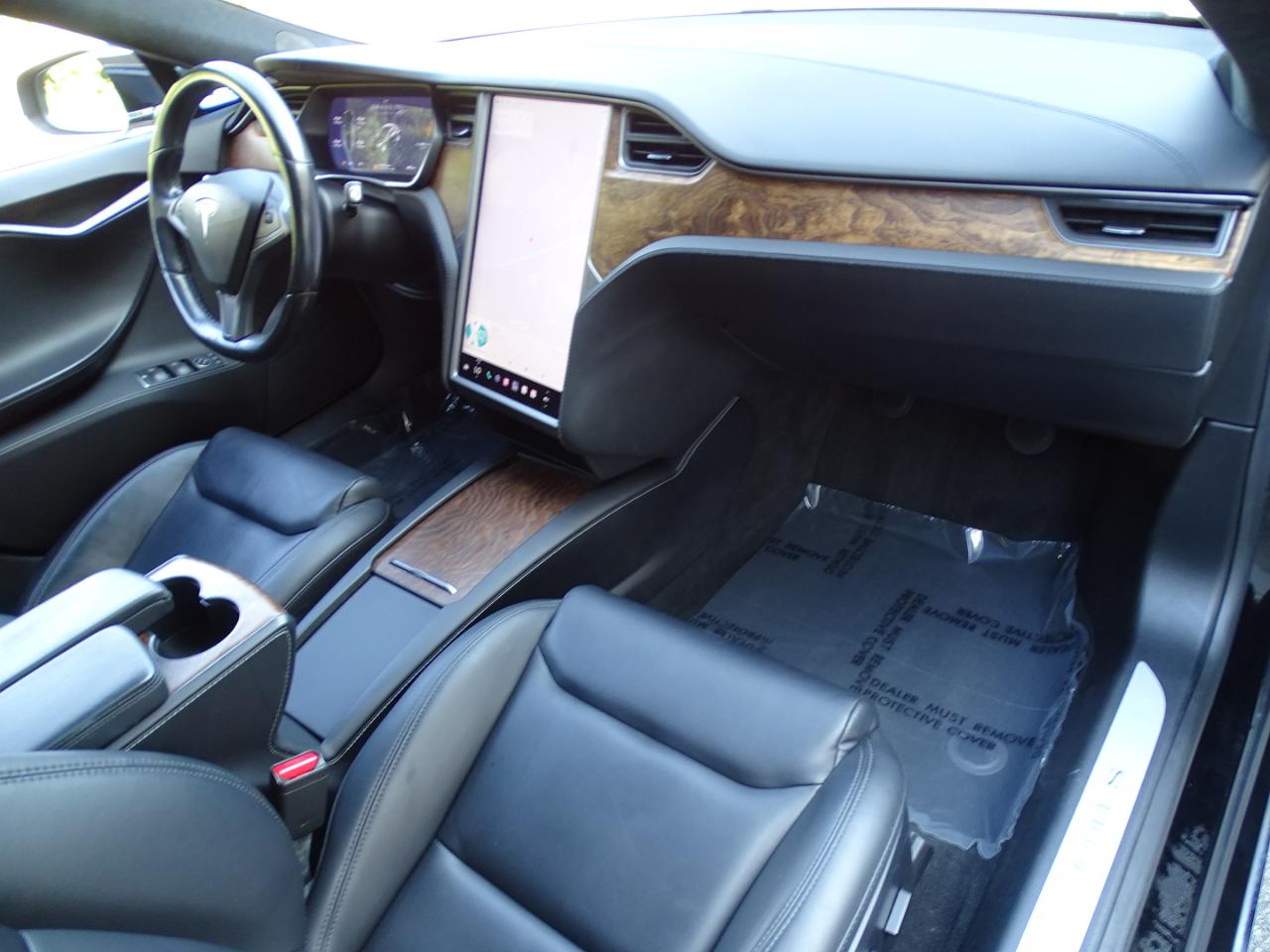 Tesla Model S photo 21