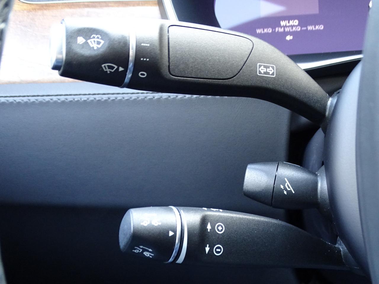 Tesla Model S photo 24