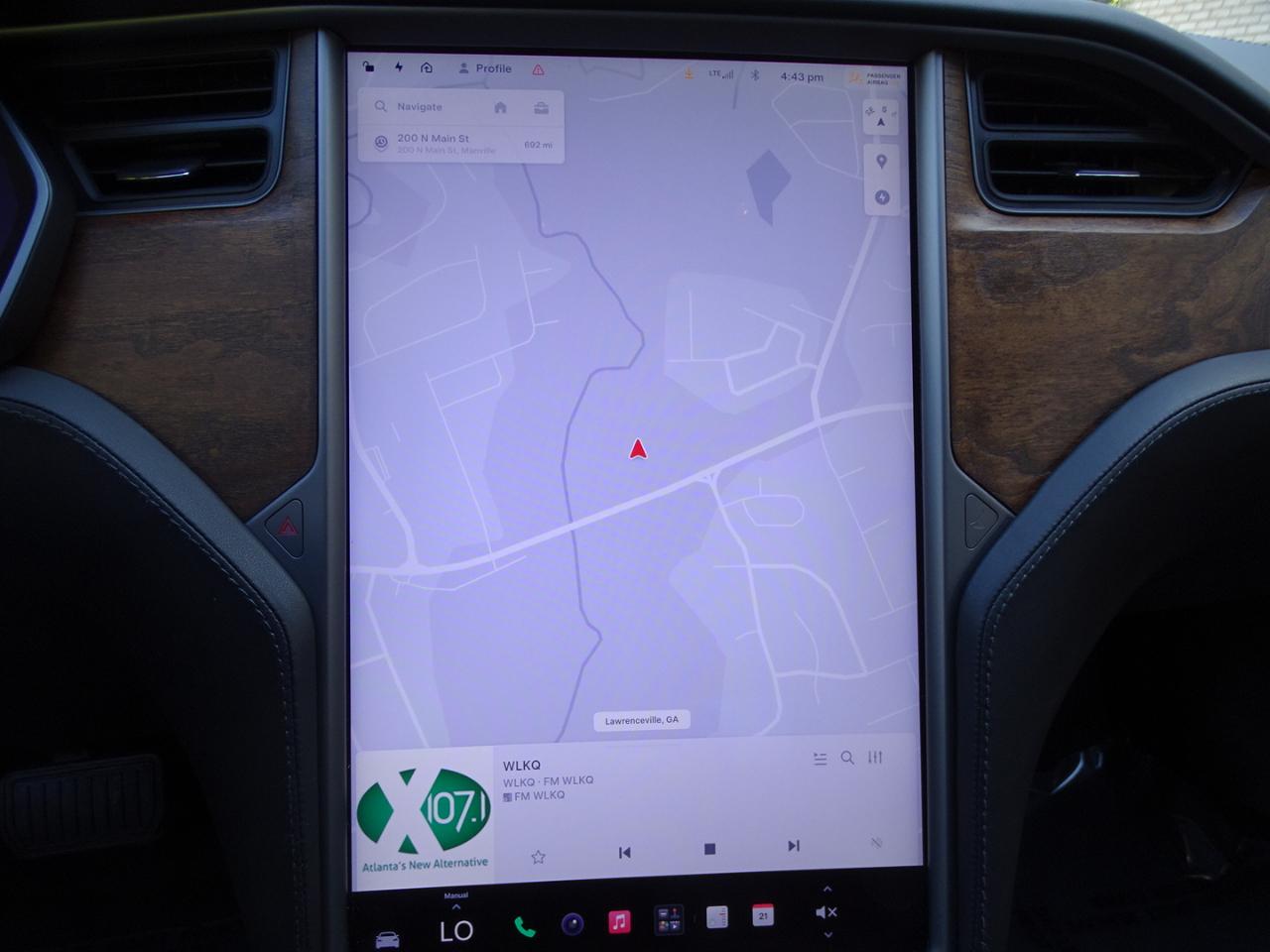 Tesla Model S photo 26