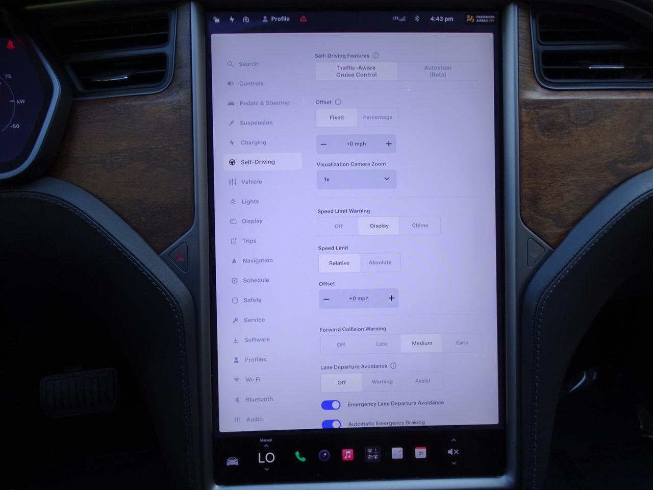 Tesla Model S photo 27