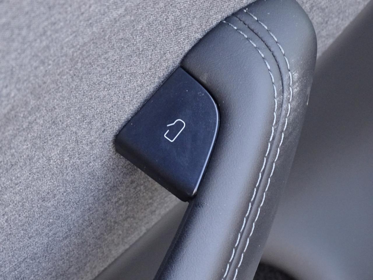 Tesla Model 3 RWD *Ltd Avail* 2024