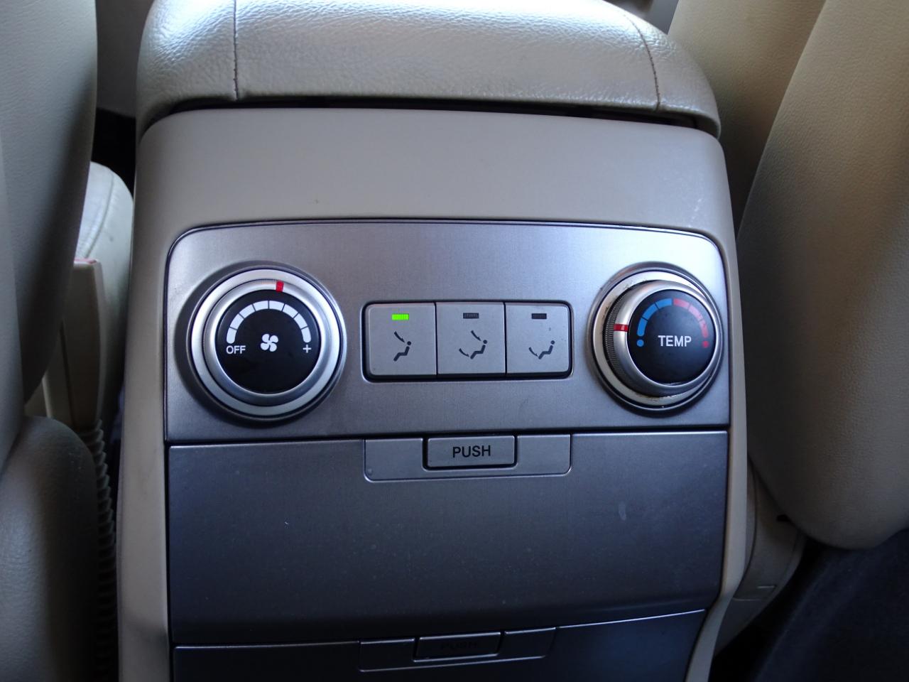 Hyundai Veracruz FWD 4dr Limited 2010