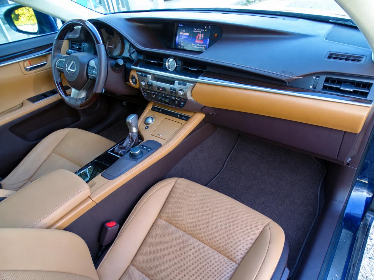 Lexus ES 350 4dr Sdn 2016
