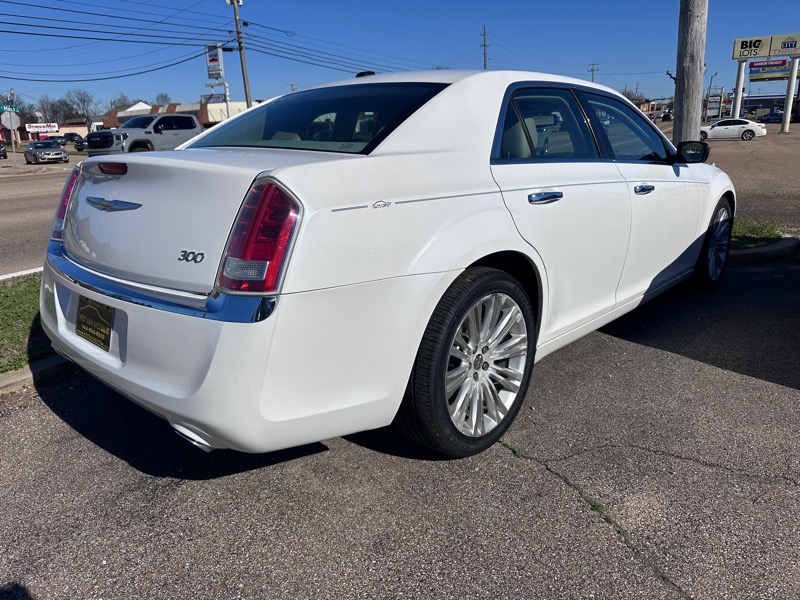 Chrysler 300 Limited RWD 2011