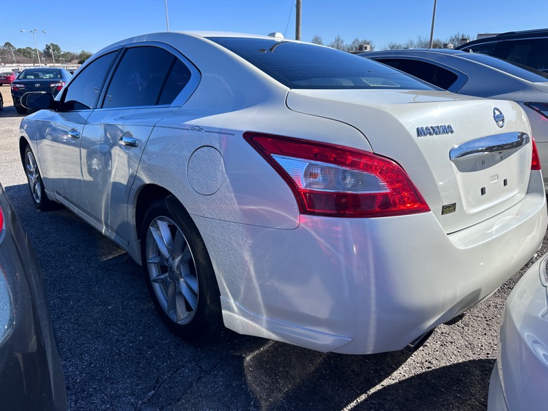 Nissan Maxima SV 2011