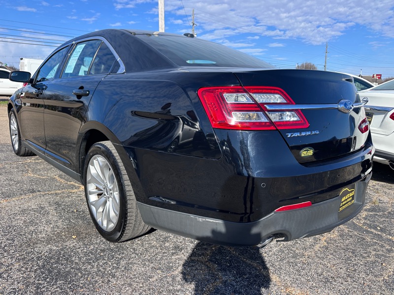 Ford Taurus Limited FWD 2016