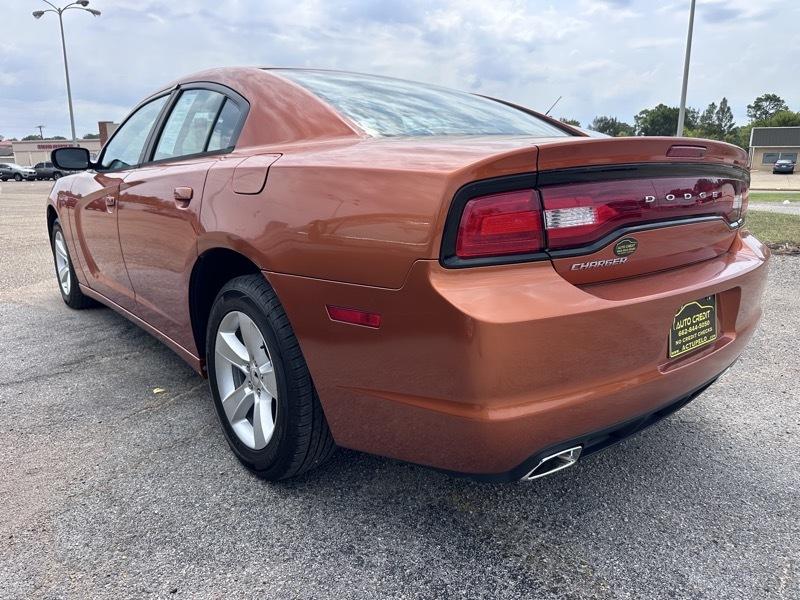 Dodge Charger SE 2011