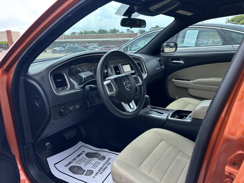Dodge Charger SE 2011