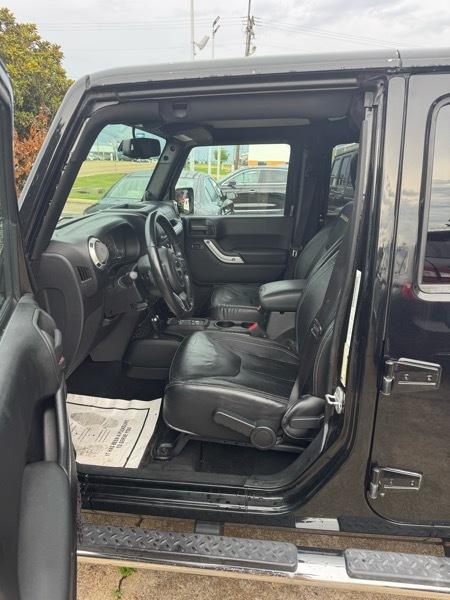 Jeep Wrangler Unlimited Sahara 4WD 2013