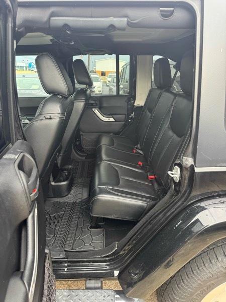 Jeep Wrangler Unlimited Sahara 4WD 2013
