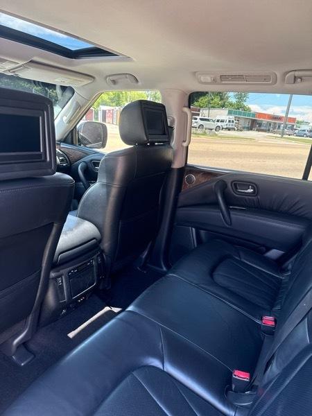 Infiniti QX56 2WD 2011