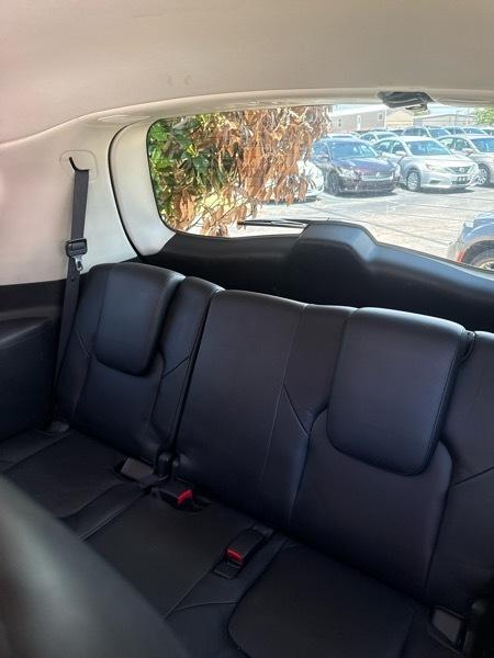 Infiniti QX56 2WD 2011
