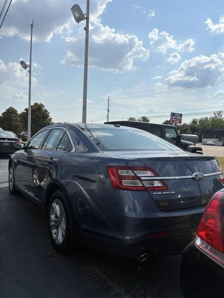 Ford Taurus SEL AWD 2018
