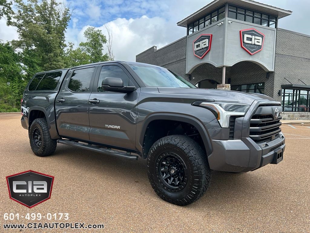 2024 Toyota Tundra 4WD SR5 CrewMax 5.5' Bed (Natl)