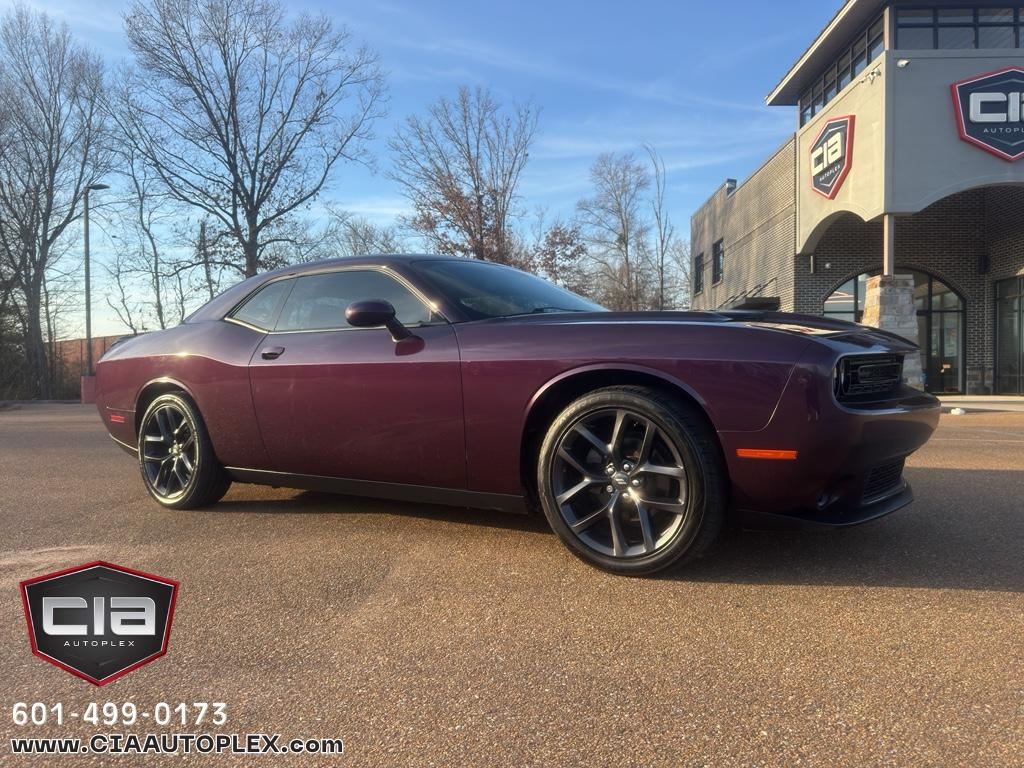 2020 Dodge Challenger SXT RWD