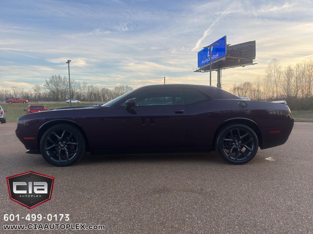 Dodge Challenger SXT RWD 2020