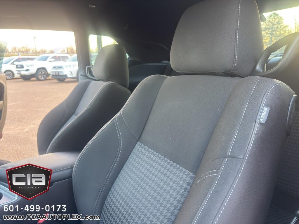 Dodge Challenger SXT RWD 2020