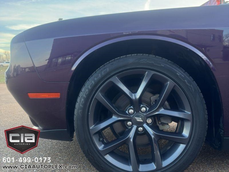 Dodge Challenger SXT RWD 2020