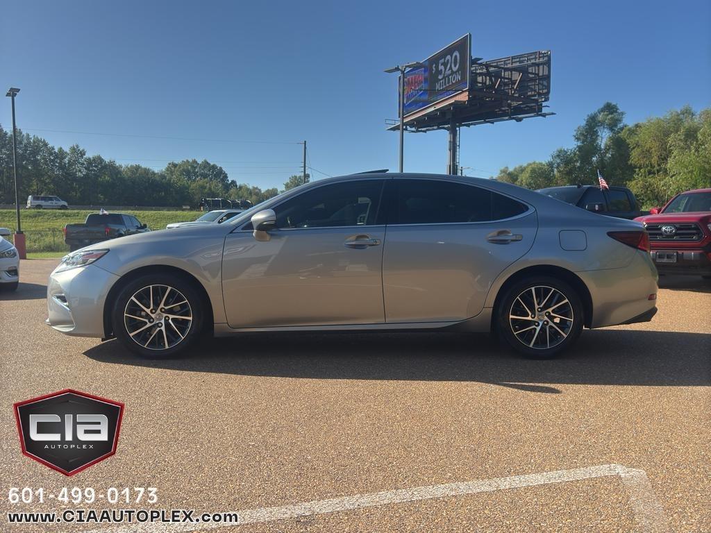 Lexus ES 350 4dr Sdn 2016