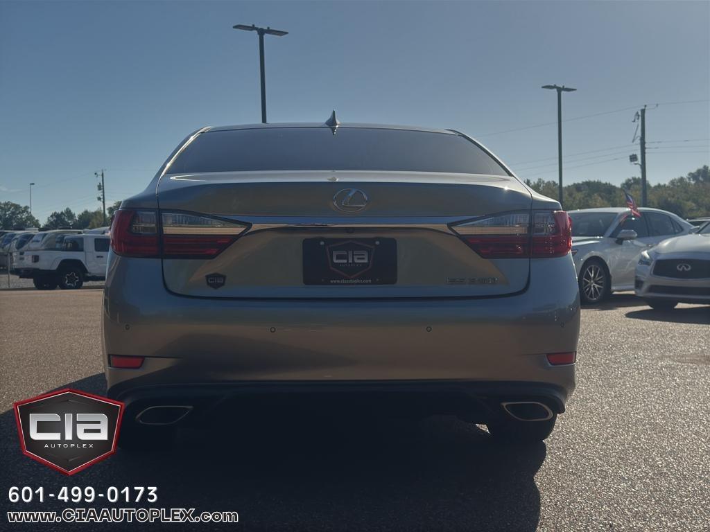 Lexus ES 350 4dr Sdn 2016