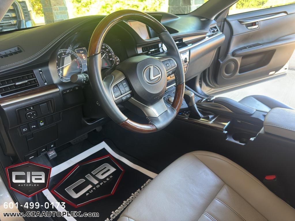 Lexus ES 350 4dr Sdn 2016