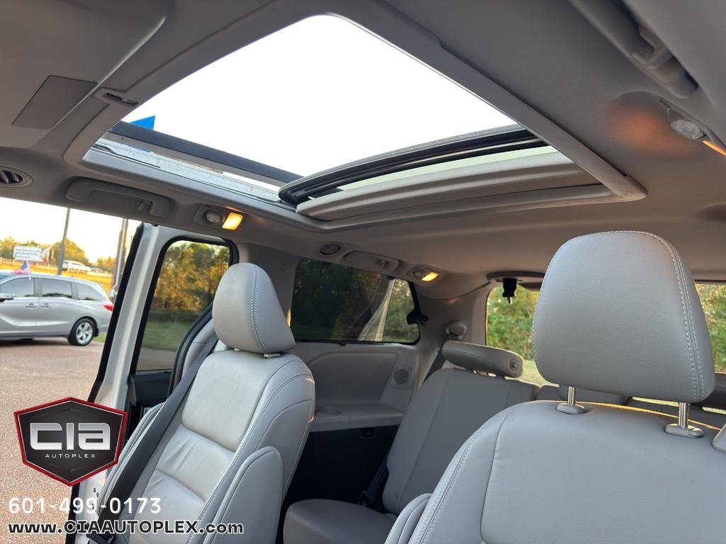 Toyota Sienna Limited Premium FWD 7-Passenger V6 2018