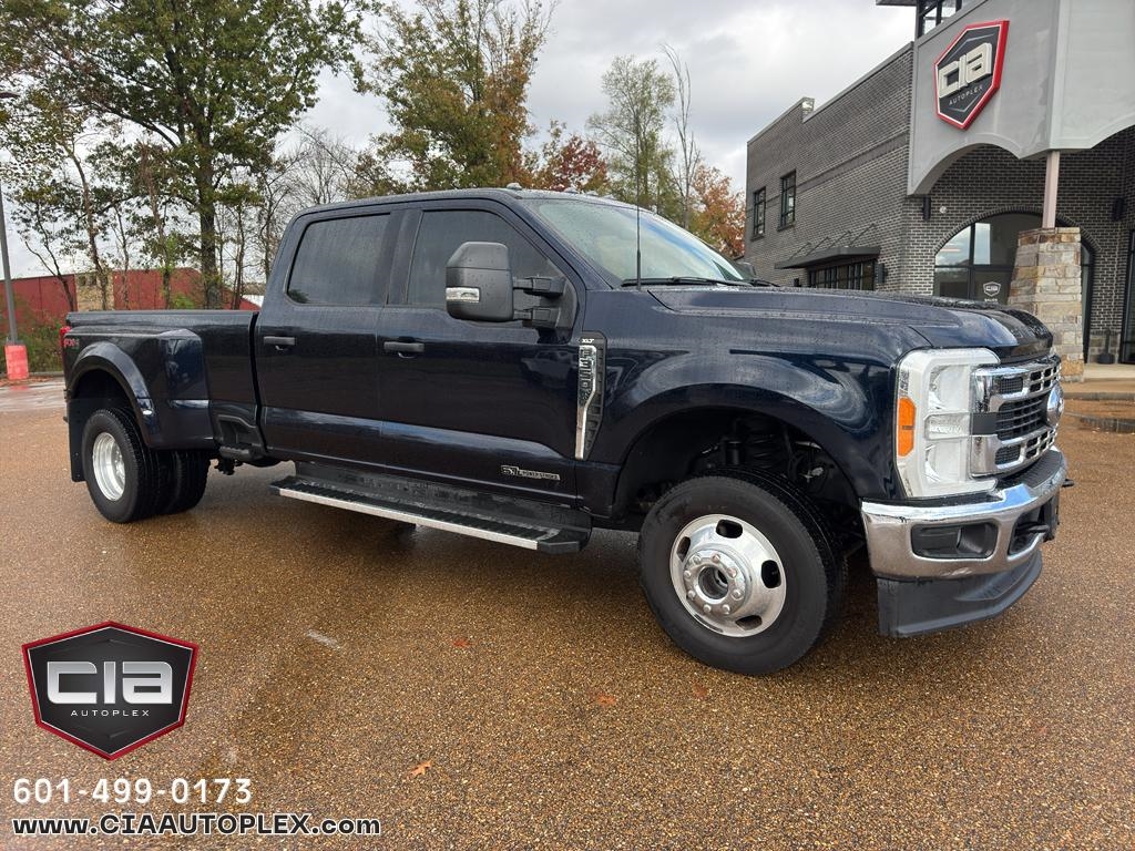 2023 Ford Super Duty F-350 DRW XL 4WD Crew Cab 8' Box