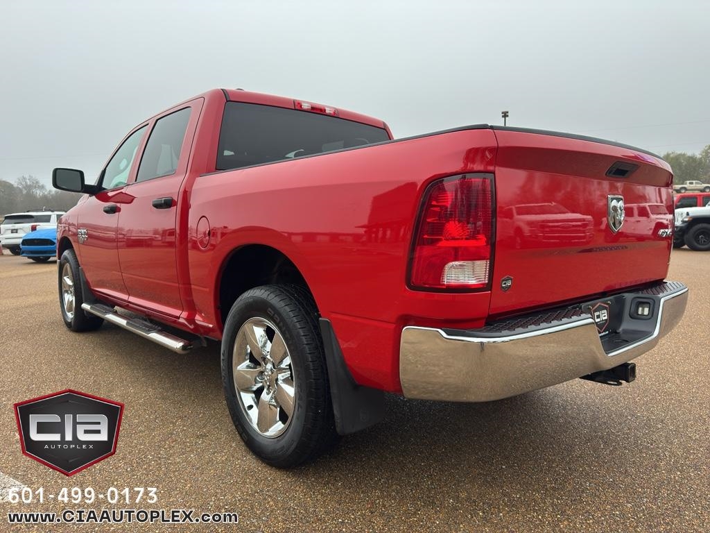 RAM 1500 Classic Tradesman 4x4 Crew Cab 5'7" Box 2019