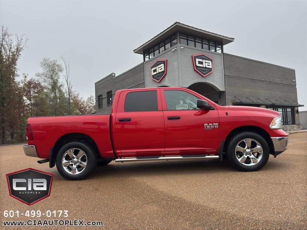 RAM 1500 Classic Tradesman 4x4 Crew Cab 5'7" Box 2019