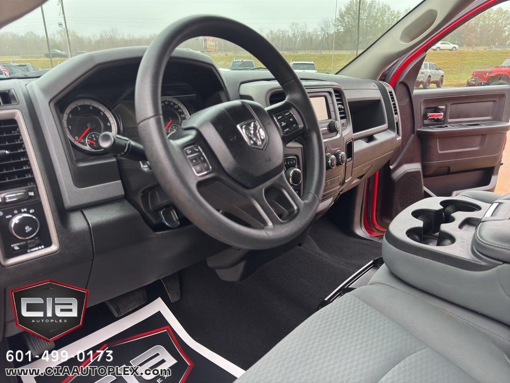 RAM 1500 Classic Tradesman 4x4 Crew Cab 5'7" Box 2019