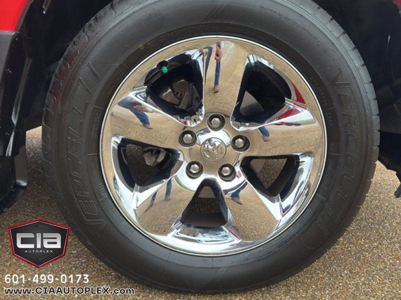 RAM 1500 Classic Tradesman 4x4 Crew Cab 5'7" Box 2019