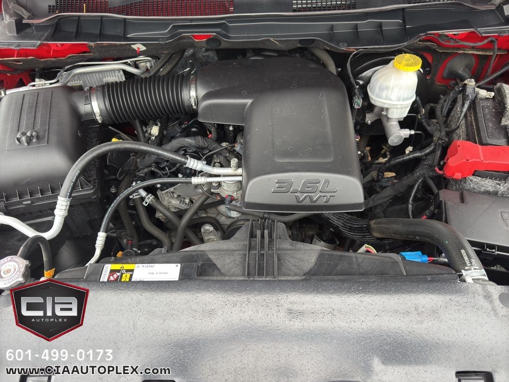 RAM 1500 Classic Tradesman 4x4 Crew Cab 5'7" Box 2019