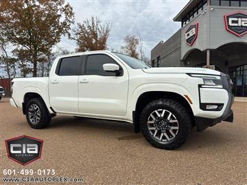 2025 Nissan Frontier Crew Cab 4x4 SL