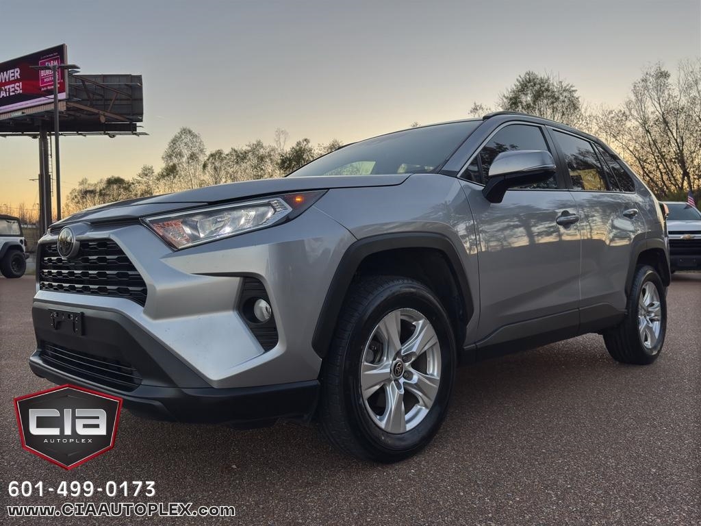 Toyota RAV4 XLE FWD (Natl) 2021