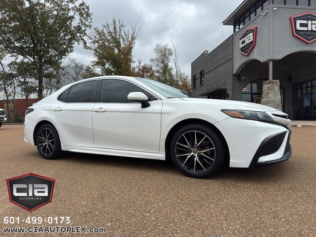 2021 Toyota Camry SE Nightshade Auto (Natl)