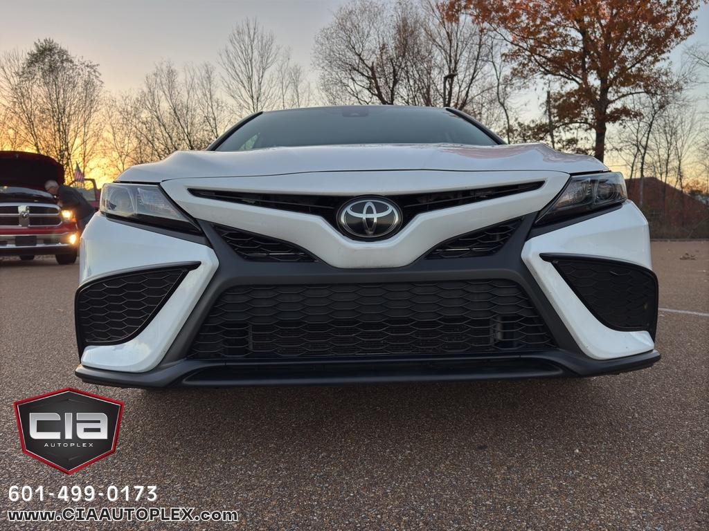 Toyota Camry SE Auto (Natl) 2021