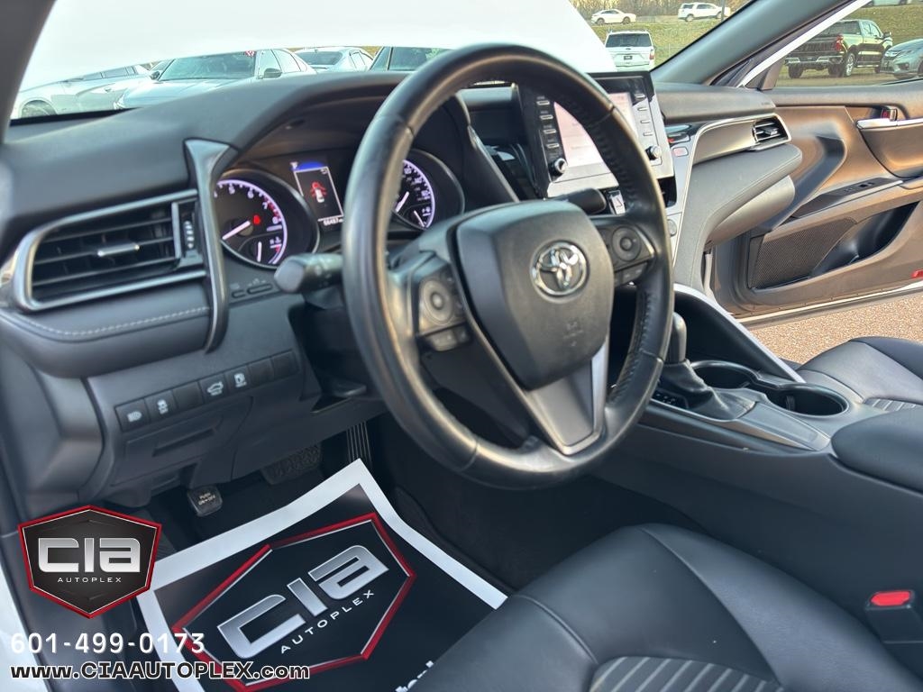 Toyota Camry SE Auto (Natl) 2021